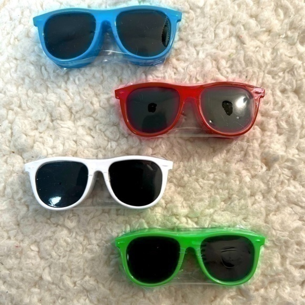 Kikkerland “Sunglasses” Lip Balm Assortment